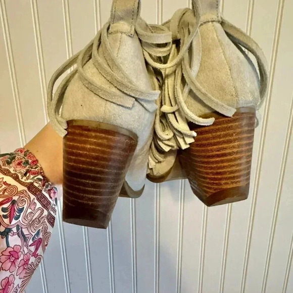 Coconuts By Matisse Lambert Fringe Bootie Light Grey, Leather - Picture 8 of 8